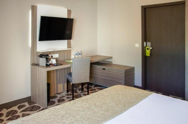 Contact Hotel Le Provencal Bordeaux Lac Екстер'єр фото