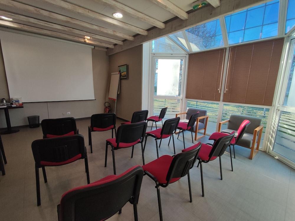 Contact Hotel Le Provencal Bordeaux Lac Екстер'єр фото
